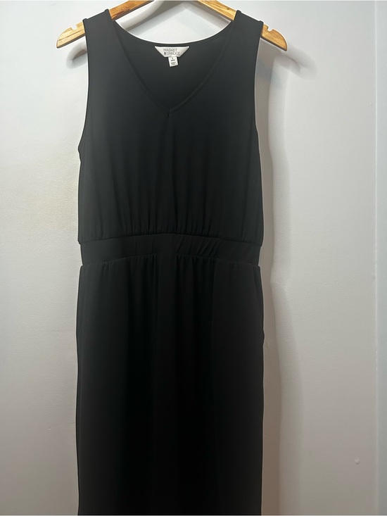 Market & Spruce Dresses & Skirts - Market & Spruce Black V‑Neck Midi Dress with Defined Waist